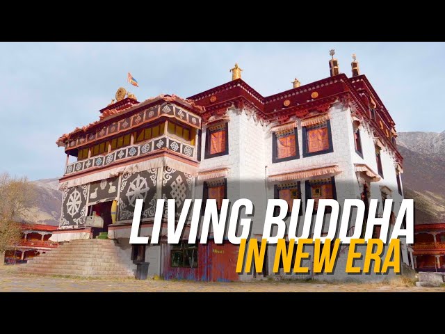 Exclusive: Living Buddha in new era class=