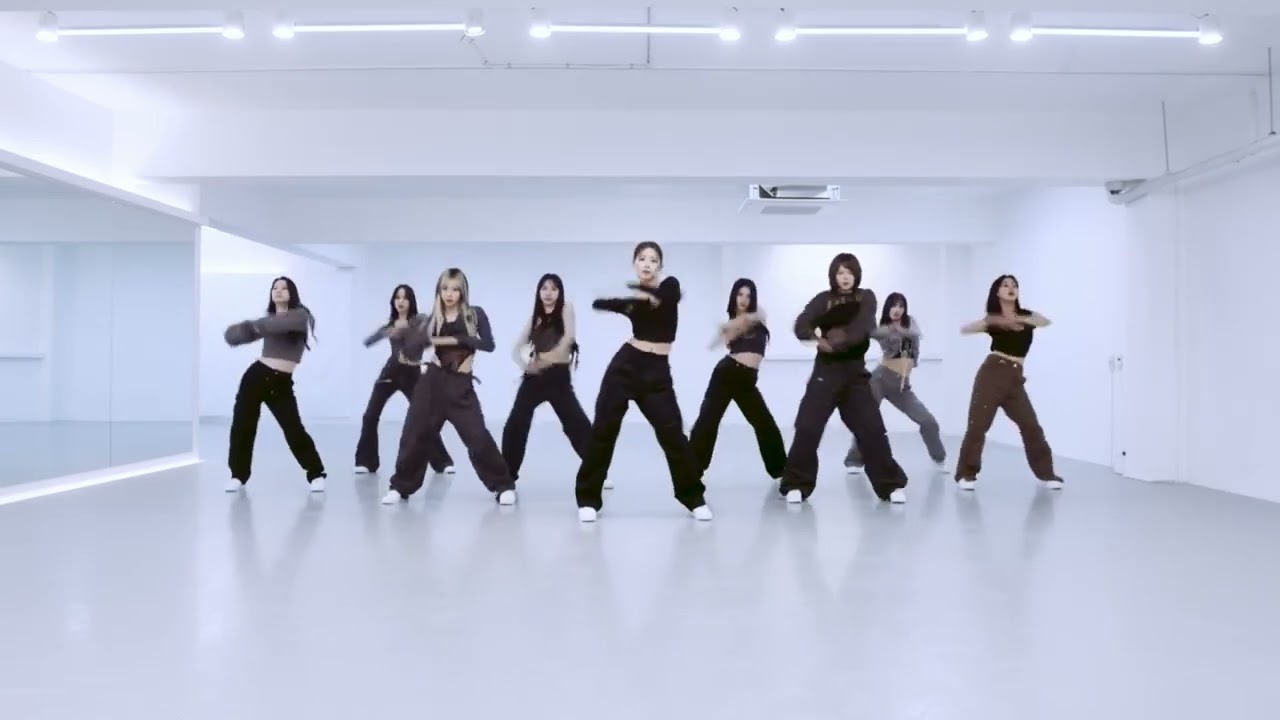 TWICE - 'MOONLIGHT SUNRISE' Dance Practice Mirrored