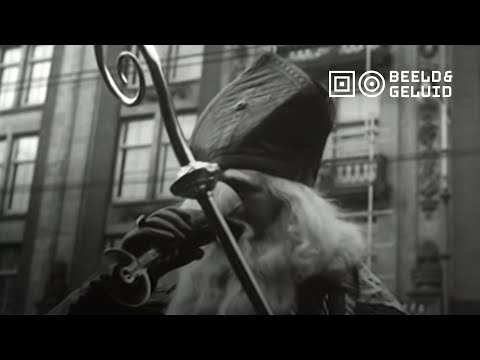 Intocht van Sinterklaas in Amsterdam (1952)