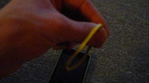 Possible solution for iPhone 4 reception issue:  Rubber Bands!