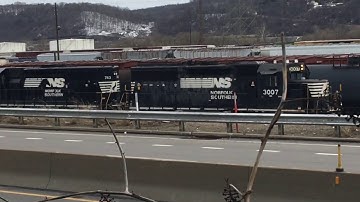 NS 3007 - GP40-2 & NS 743 - RP-E4C