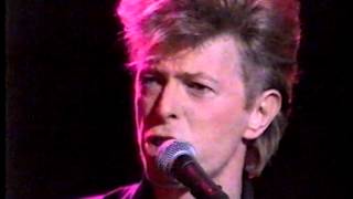 David Bowie -  "Young Americans" - Tivoli '87 Part 1 of 3 chords