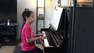 Elsa plays "Pachelbel Canon"