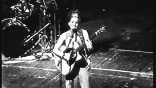 Ani DiFranco - Buildings And Bridges (Live 1996) chords