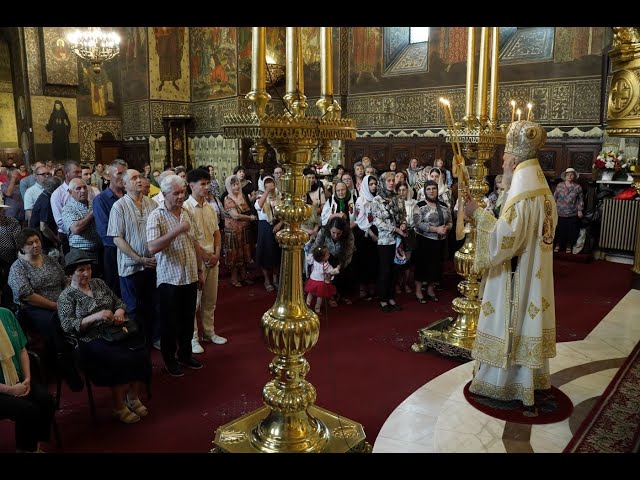 Liturghie și filantropie, la Galați, în Duminica Vindecării orbului din naștere