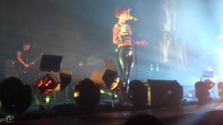 Decode - Paramore (live in London, Wembley Arena 28/9/13)