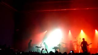 Queens Of The Stone Age  - The Vampyre Of Time And Memory (Hobart 24.03.14)