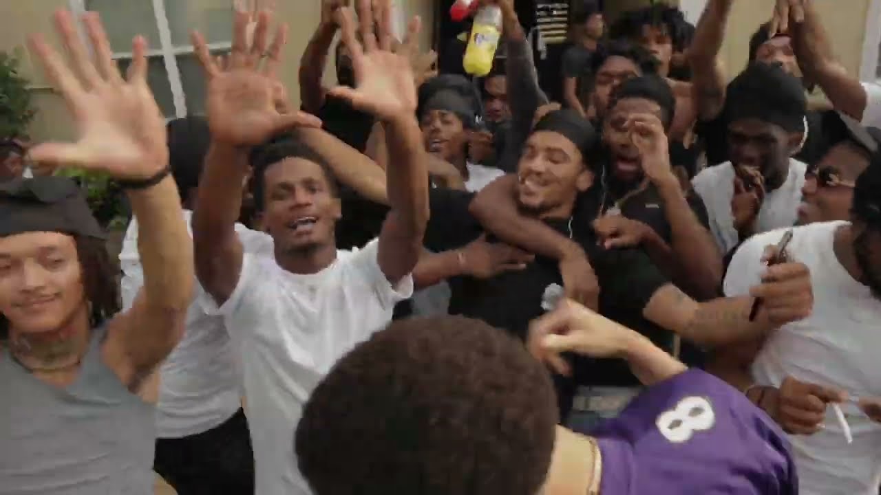 Watch ‘Who’s Da Bottom?’ Maal4km, SkimodeAp, BigKdou, 5steppaSkudah, 9eno, Choprecklezz. on YouTube Watch ‘Who’s Da Bottom?’ Maal4km, SkimodeAp, BigKdou, 5steppaSkudah, 9eno, Choprecklezz. on YouTube