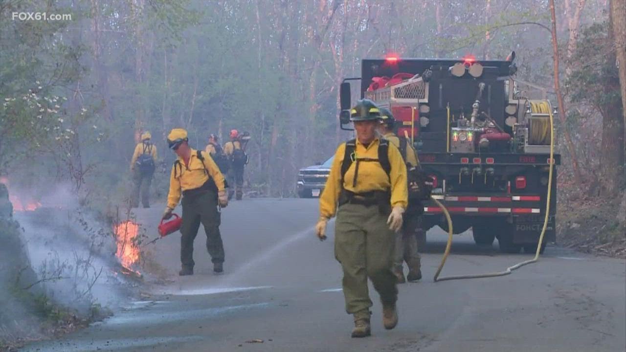 Firefighters continue to battle brush fire in Middletown - YouTube