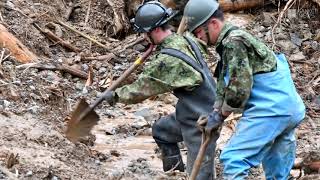 熊本豪雨　捜索続く熊本県津奈木町福浜の土砂崩れ現場