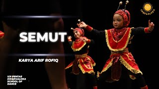 SISWA KECIL SWARGALOKA MENARIKAN TARI SEMUT