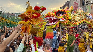 Lớn Chưa Từng Thấy Lễ Hội Tết Nguyên Tiêu Quận 5 Hàng Trăm Đoàn Lân Diễu Hành Kẹt Cứng Cả Con Đường