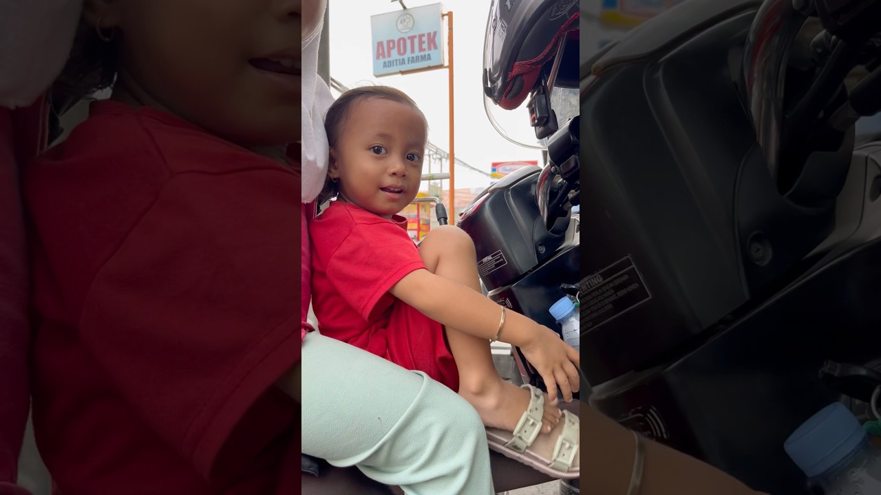 Liat badut warna warni 