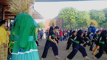 Ikut Nonton Pentas Ondel Ondel Betawi TMII