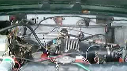 Land Rover series 3 v8 running on fuel injection