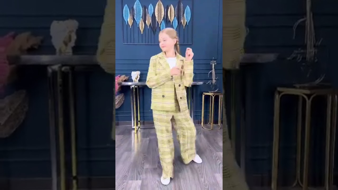 Детские костюмы для девочек, пиджак с брюками палаццо, классна модель