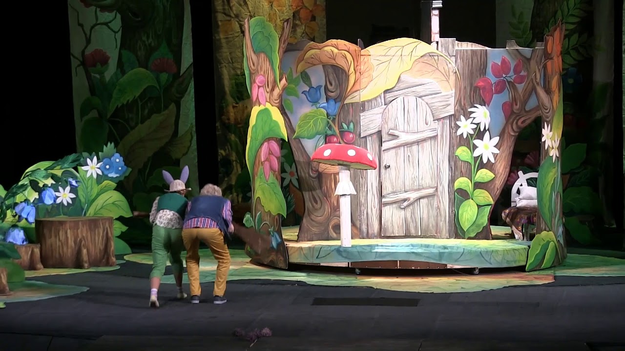 сопровождение детей в театр