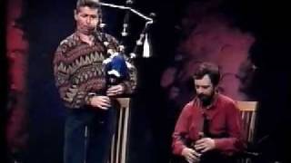 Bagpipes and Uilleann Pipes Duet - Brilliant! chords