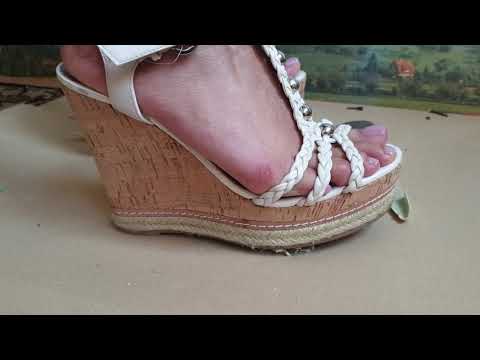 Model airplane crush in wedges