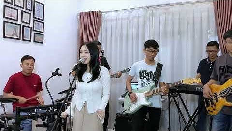 Thumbnail of The Cranberries - Linger (Live Cover by Groove Session)