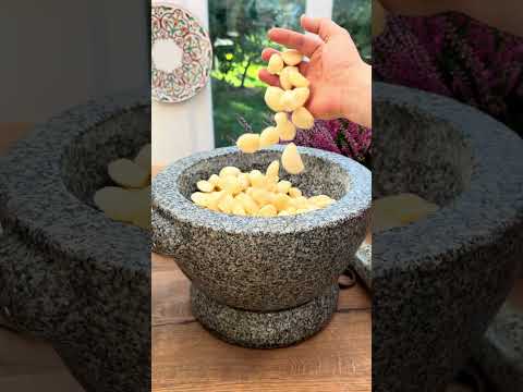 🧄 — Video von Simha Lily auf YouTube