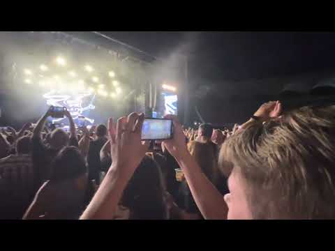 Guns N’ Roses live Nov 24th 22 @ Gold Coast stadium Oz, Axl upset with a drone, band intro & Slash!