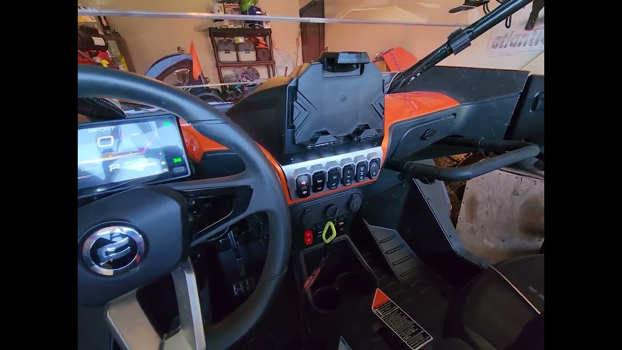 Cf Moto zforce 950 ho ex whips turn signals  ..