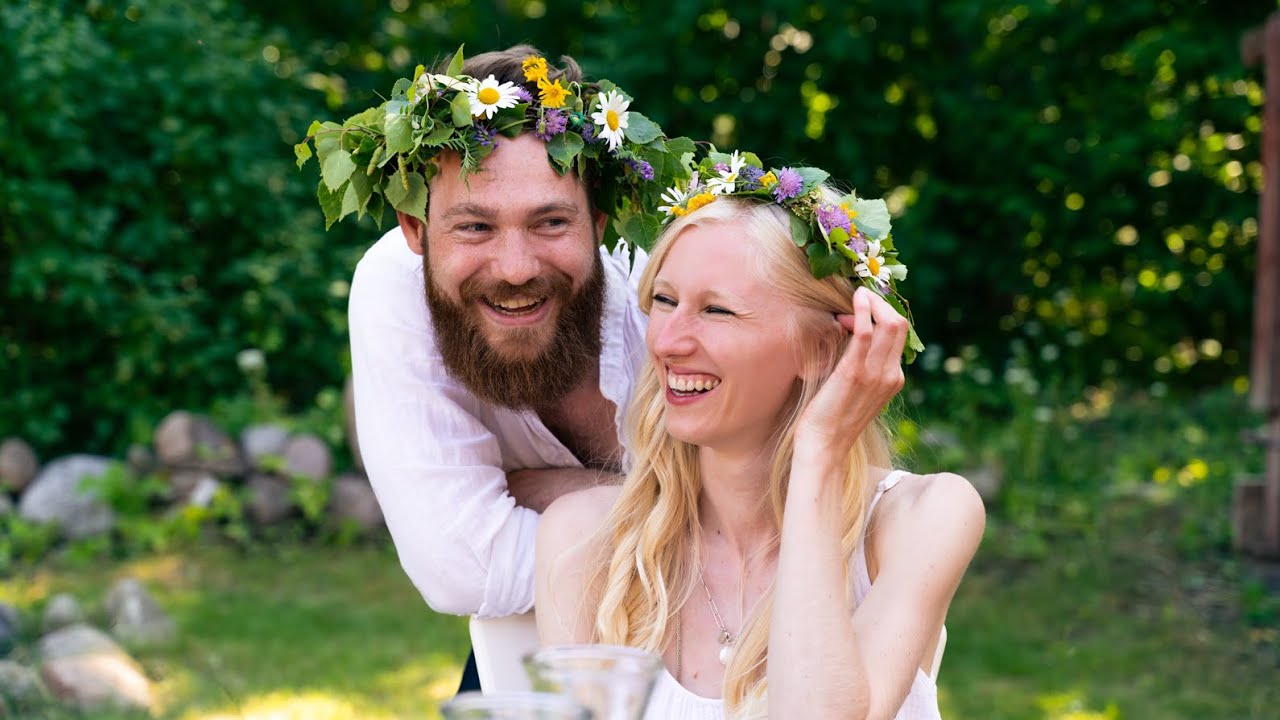 SO FEIERN WIR MITTSOMMER IN SCHWEDEN - Hübsche Frauen, stabile Männer und Schnaps