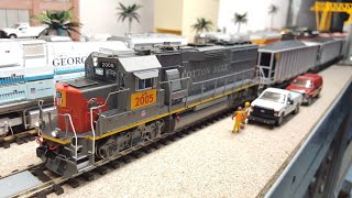 Walthers Proto EMD GP60 coal train