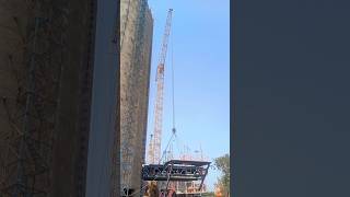 lifting work on kitna ton hai coment me btaye #minivlog #crane #operator #life #vlog #youtubeshorts