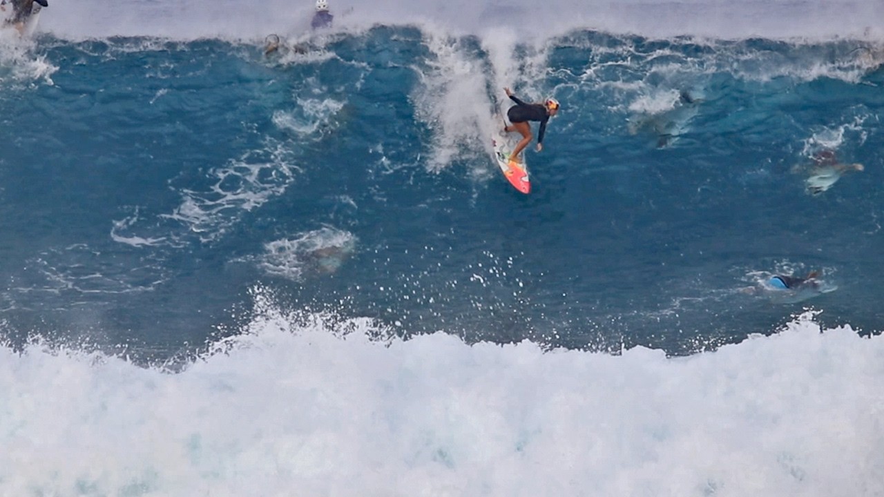 Pipeline Is Big Again 12/29/25 Pro Surfers Gather as Winter Swell Returns North Shore Oahu Hawaii