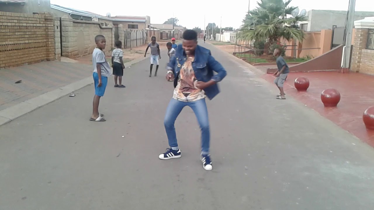 Nonoila Maradona Dance video Nonoila Maradona Dance video #1
