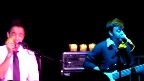 Hoobastank Running Away & More Than A Memory Acoustic Live @ Sutra Newport Beach 061009