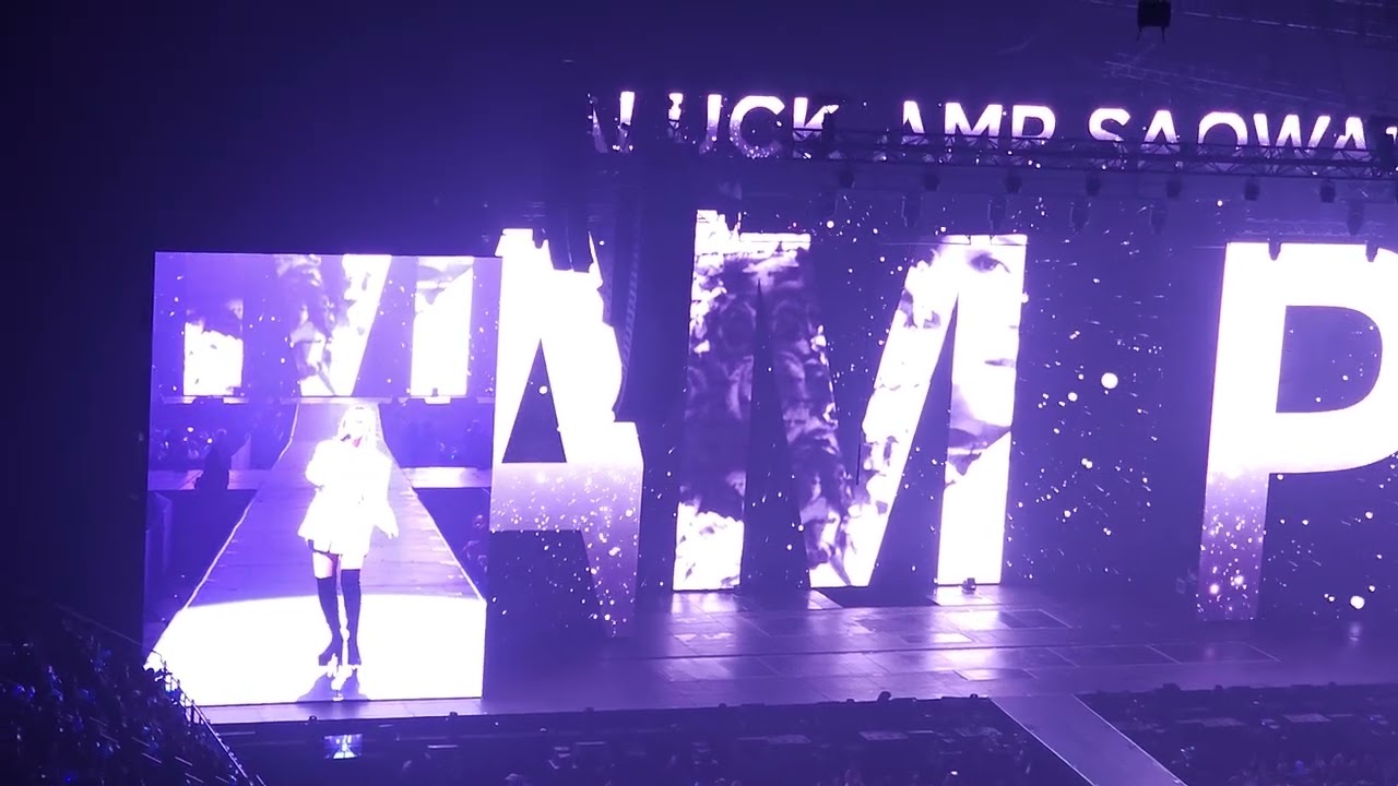 140925 : 90’s x2 SUPER CONCERT #90sx2SuperConcert #ปรากฏการณ์คู่กันมันคูณสอง 