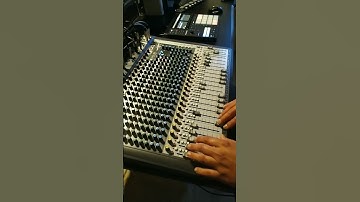 Dub mixing on the Maschine MK3 and Soundcraft mtk 22. #dub #livemixing #maschinemk3 #soundcraft