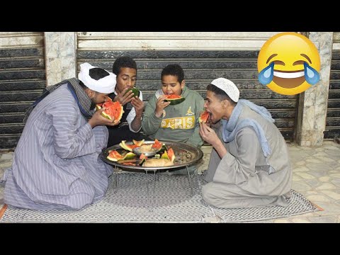 الحاج صديق اشتري بطيخة وعامل سحور جماعي في الشارع هتضحك من قلبك