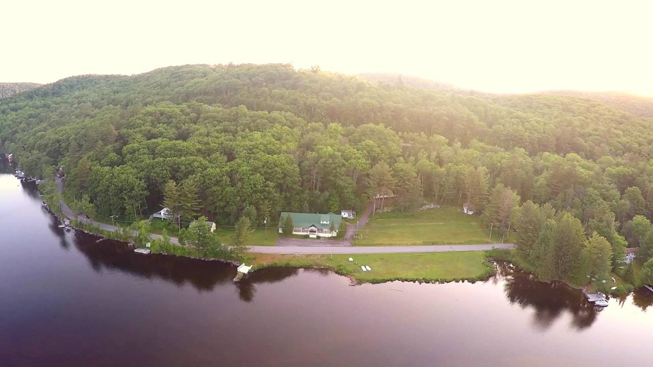 Canada Lake Lakeside Hotel Approach.  