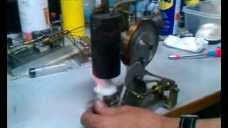 Steam engine with gear reduction oil pump