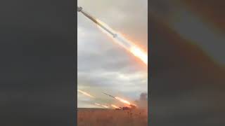 BM-27 Uragan - Peluncur Roket Ganda 220 mm Rusia