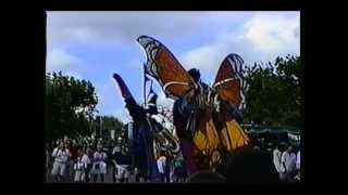 Epcot Entertainment Aviators Disney Stilt Walkers 1999