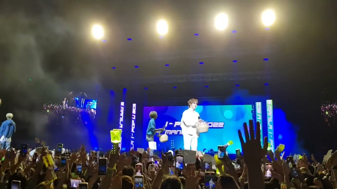 221021 WayV - Love Talk