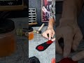 correas artesanales de cuero para guitarras o bajos. Modelo con cruces y apliques