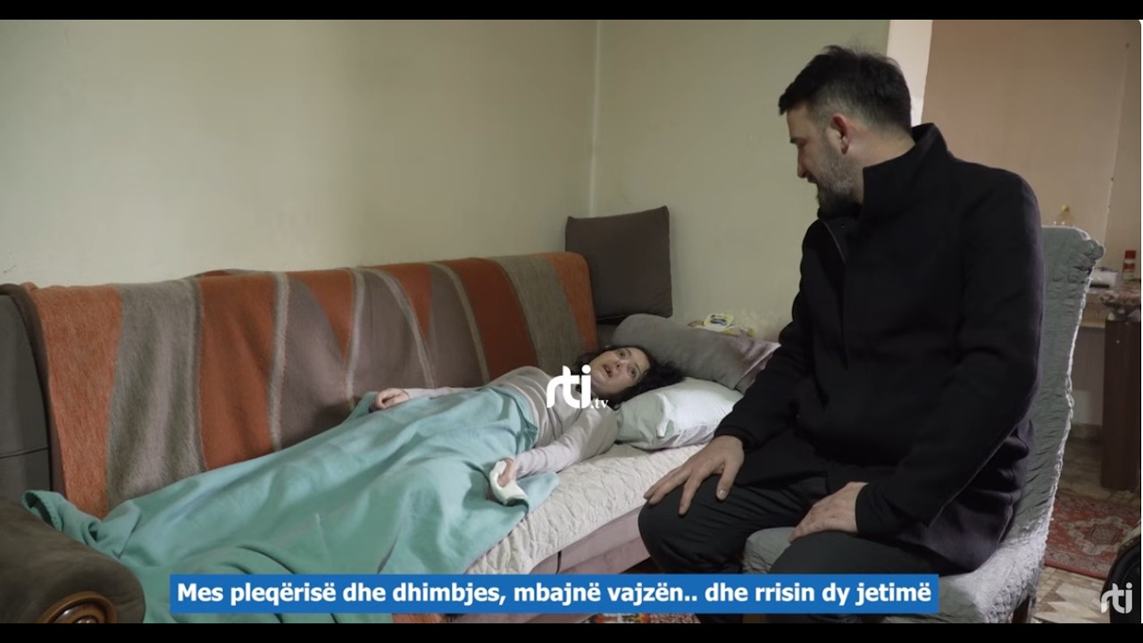 “Mes pleqërisë dhe dhimbjes, mbajnë vajzën… dhe rrisin dy jetimë” | RTI