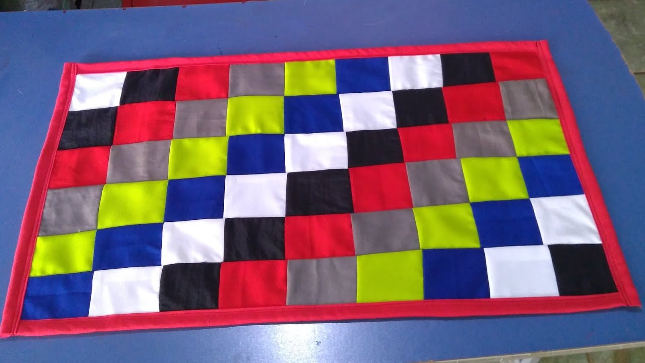 TAPETE SIMPLES DIFERENTE QUADRINHOS COLORIDO *2