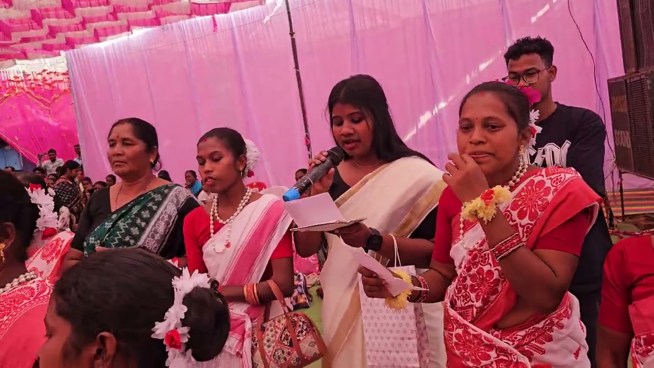 Wishing song for newly ordained priest🤗🤗. Beautifully sung by mother's of pahadtoli kusumdegi. 🙏🙏🙏🙏