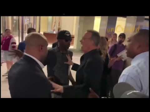 Tom Hanks yells at Paparazzi for knocking over wife Uncensored