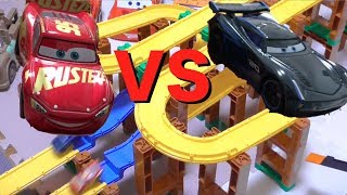 ディズニーカーズ 3 クロスロード ライトニング マックイーン VS ジャクソン ストーム！どちらが勝つ！？ １対１でレース！