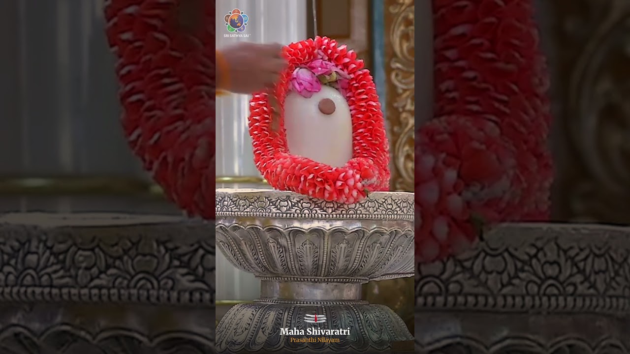 Manobuddhyankara Chittani Naham | Nirvana Shatkam | Maha Shivaratri Videos | Sayeeshwara Lingam