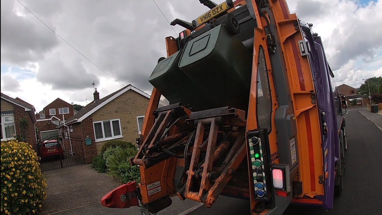 POV Dennis Elite 6 Bin lorry on Paper & Cardboard, OZX