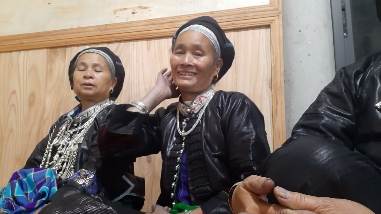 Hát lớn khẩn hụp 